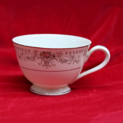 Royal Cameo Alexis cup