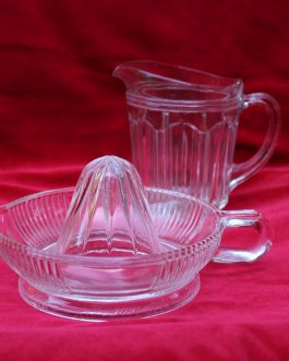 glass juicer and pitcher