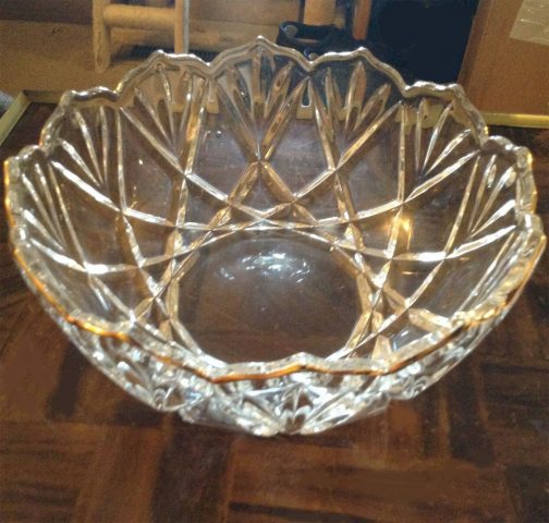 clear glass bowl with gold rim