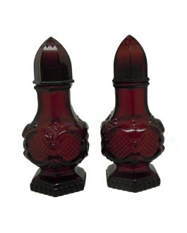 Avon Cape Cod Salt & Pepper Set