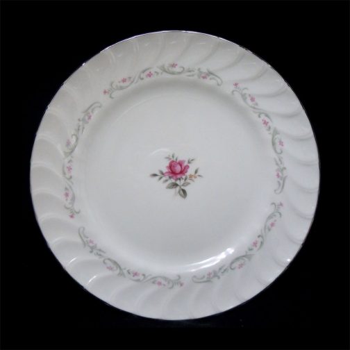 Fine China of Japan Royal Swirl Dinner Plate